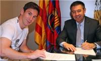 تمدید قرارداد مسی با بارسلونا به روایت تصویر/ لیونل پردرآمدترین بازیکن دنیا