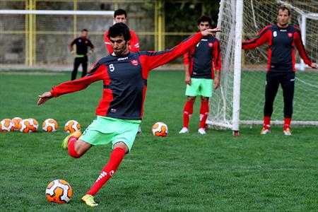 پرسپولیس مرا نخواهد، پیشنهاد زیاد دارم
