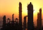 Iran breaks record installing a giant refinery construction