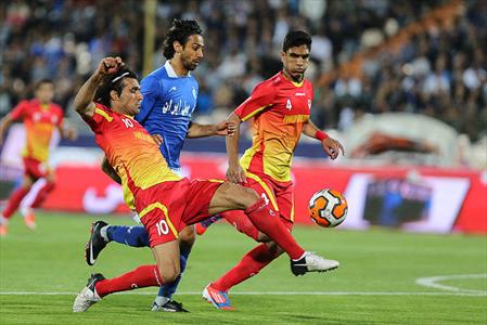آخرین وضعیت پیوستن مدافع فولاد به پرسپولیس
