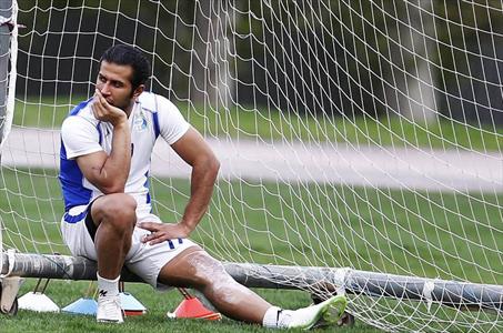 فحشهای رکیک مهاجم استقلال به کادر فنی!