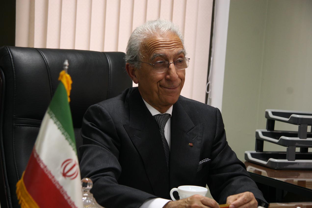 پروفسور سمیعی بر بالین آیت‌الله مهدوی
