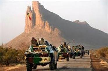 ابو الولید با لشگری عظیم در نزدیکی موصل اردو زد