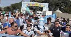 حضور هزاران طرفدار آرژانتین در"مینیرائو"/ درهای ورزشگاه باز شد