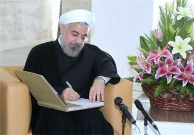 روحانی در دفتر شهید بهشتی چه نوشت؟