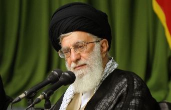 آمریکا و انگلیس رسماً از کشتن کودکان مظلوم غزه حمایت می‌کنند/ شاعر باید به یاری جبهه مظلوم برآید/ وظیفه شاعر پاسداری از هویت فرهنگی است