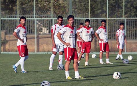 هافبک سرخابی‌ها بدون تیم ماند