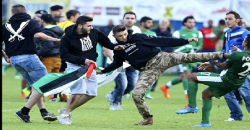 کتک خوردن بازیکنان رژیم صهیونیستی از حامیان فرانسوی غزه
