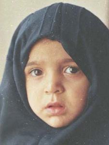 دختر شهید کاوه در لباس پدر+ عکس