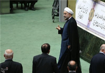 دولت با وزیر علوم رودربایستی دارد؟!