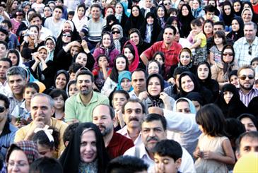 روحانی: از بیکاری رنج می‌بریم