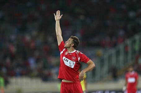 خط خوردن امید اول دایی از پرسپولیس