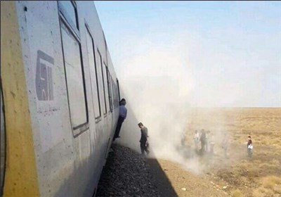 قطار مسافربری در خطوط راه‌آهن سمنان از ریل خارج شد