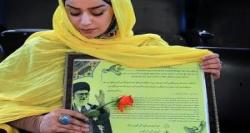 دعوت بازیگر زن برای مسابقه +عکس