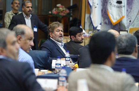 سیاسی فقط می‌خواست دایی را برکنار کند