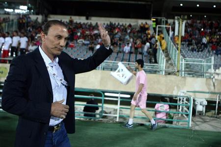 دوست خوبم مایلی‌کهن جوابشان را می دهد