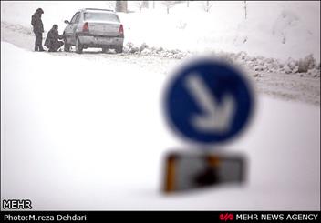امداد رسانی به محاصره شدگان در برف و کولاک