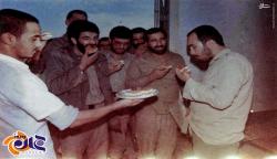 شیرینی خوری در قنادی "امام حسین(ع)"+ عکس