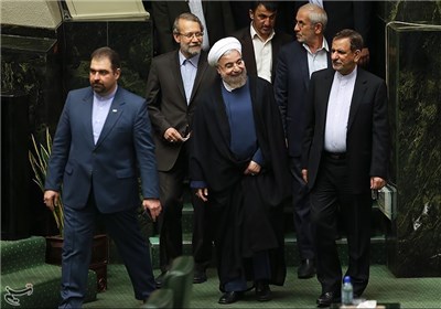 چه کسانی امروز با روحانی به مجلس رفتند؟