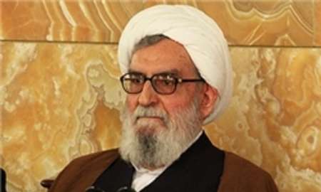 آیت‌الله واعظ طبسی در صحت کامل به سر می‌برد/مردم به شایعات توجه نکنند