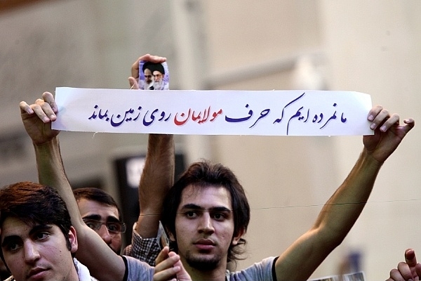 سوءتدبیر مسئولان و شیطنت بیگانگان از موانع فعالیت جوانان مومن انقلابی
