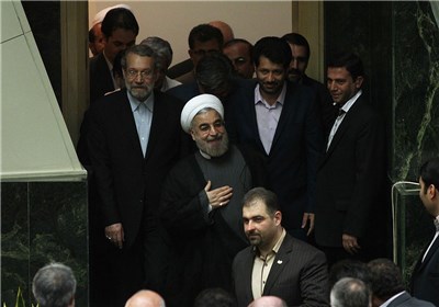 روحانی برای دفاع از وزیرش وارد مجلس شد