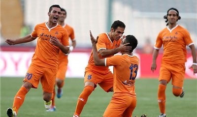 برتری استقلال خوزستان و سایپا و تساوی نفت و تراکتورسازی در نیمه اول 