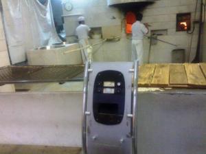 ارائه خدمات نوین در نانوایی سنگکی