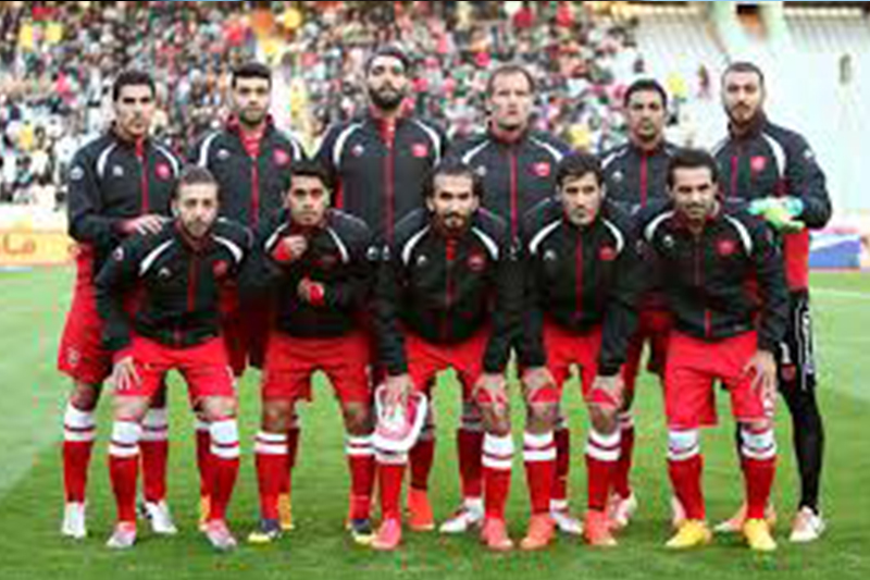 توقف پرسپولیس برابر گل‌گهر ۱۰ نفره