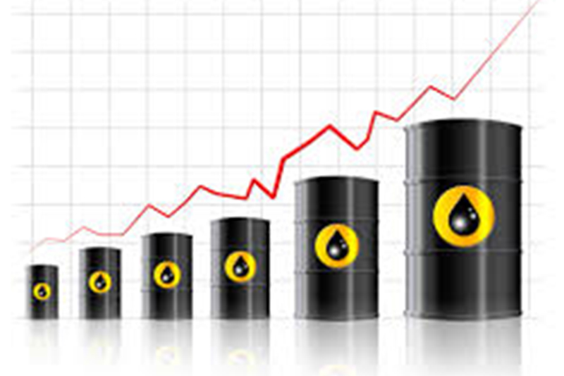 پیش بینی‌ قیمت نفت در سال آینده 