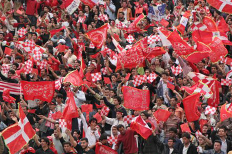 هواداران پرسپولیس علیه کمیته انظباطی شعار دادند