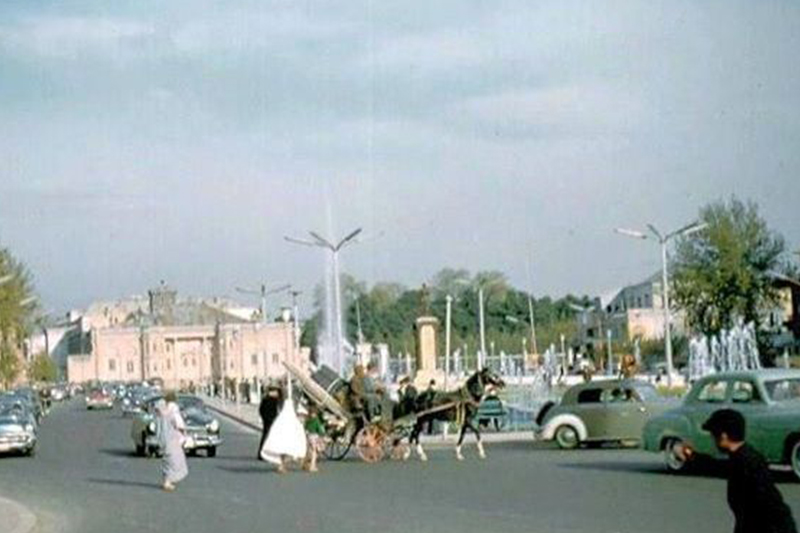 میدان بهارستان تهران در سال 1330 