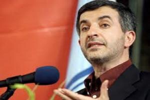 مشایی: مصلحت نبود کنار احمدی‌نژاد بمانم