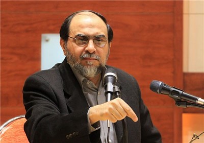در فتنه خواص هم اشتباه می کنند