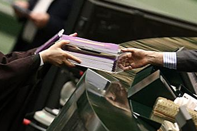  احتمال کاهش قیمت نفت در بودجه 94
