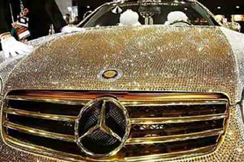 گران ترین خودروی جهان زیرپای شاهزاده