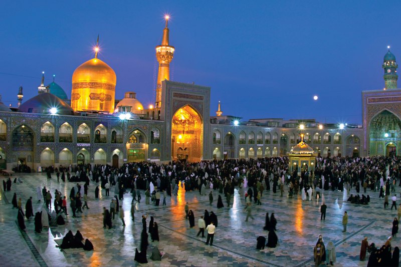 راز لذت زیارت امام رضا علیه السلام/ علامه طباطبایی: از دیوارهای حرم هم رافت می بارد + فیلم