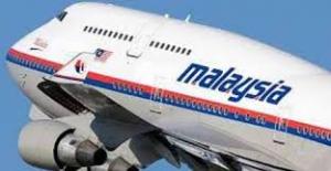 قطعاتی از هواپیمای مالزیایی پیدا شد