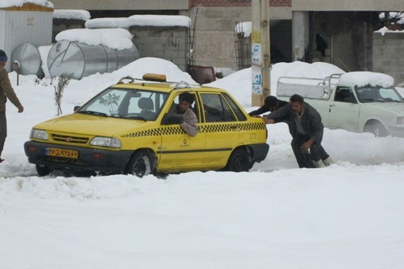 برف و بوران اردبیل را فرا گرفت 