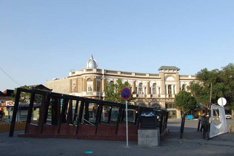 میدان حسن آباد سال ۱۳۰۰ 