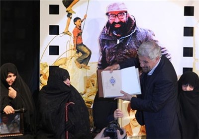 صادق آهنگران: تا رمقی هست در بیعت با ولایت باقی میمانم