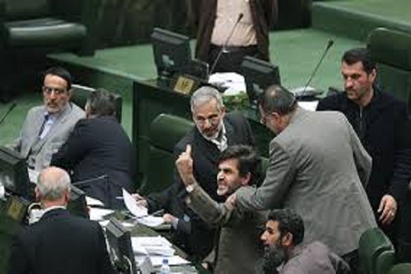 کوچک‌زاده: فحاشی مطهری را پخش کنید
