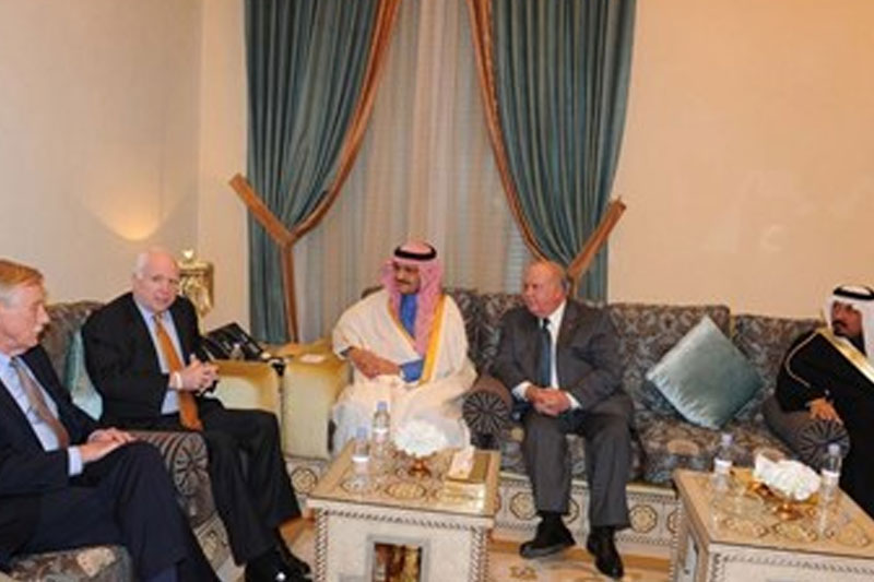 جان مک کین با رئیس اطلاعات کل عربستان و فرزند ملک عبدالله دیدار کرد 