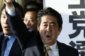 آبه خواستار آزادی گروگان های ژاپنی توسط داعش شد