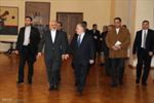 Zarif rejects sanctions regime for resolving problems 