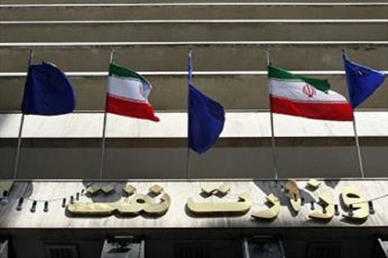 اختلافات زنگنه و چیت چیان بالا گرفت