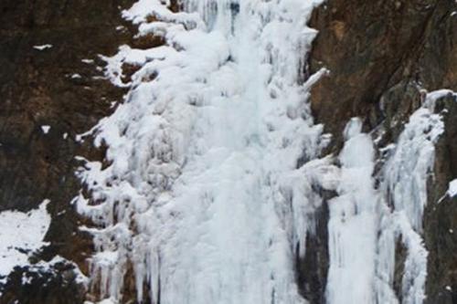 آبشار چیر یخ زد