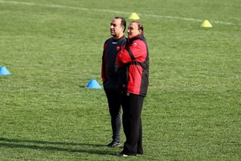 درخشان: واگذاری باشگاه پرسپولیس زمان می‌برد 