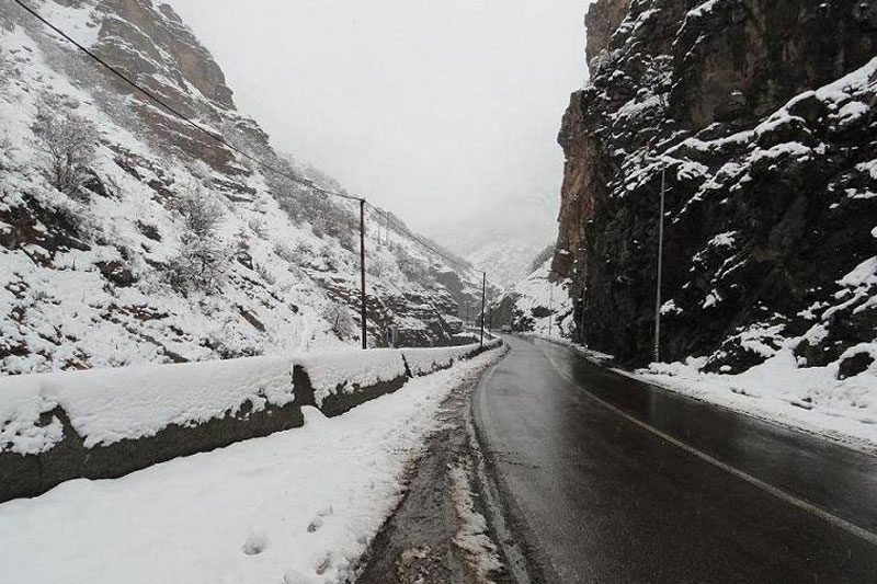 بارش برف و باران در معابر ۱۵ استان کشور