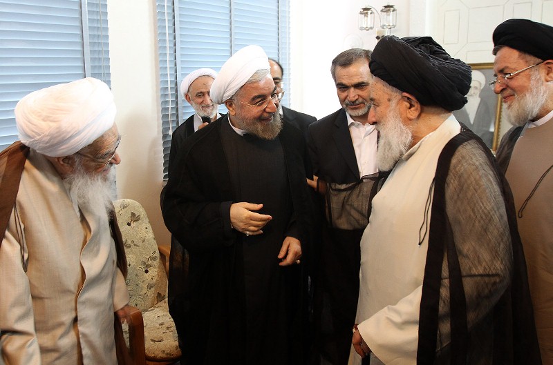 آغاز فاصله گرفتن «مراجع تقلید» از حسن روحانی/ کاسه صبر «قم» لبریز شد/ آشنا: مراجع انتقادی به ارشاد ندارند
